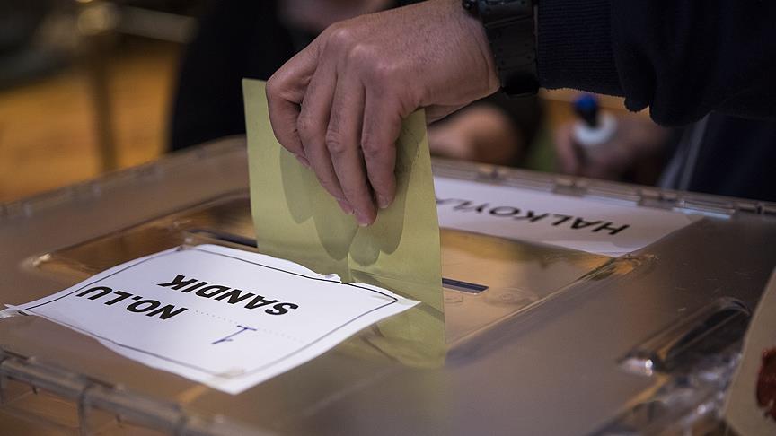 Türkiye 7. kez halk oylaması için sandık başına gidiyor