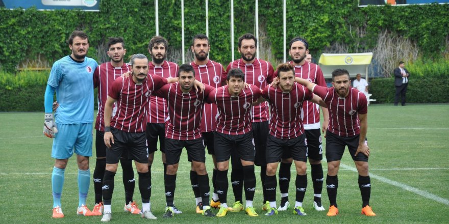 Kartalspor yönetimi ve futbolcuları Öz'ü ziyaret etti