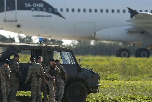 118 yolcusu bulunan Libya uçağı kaçırıldı!