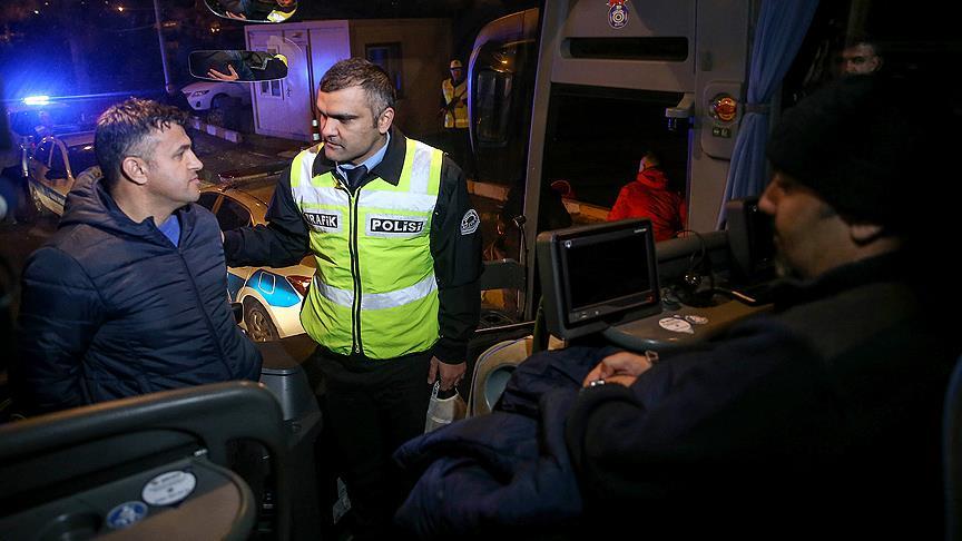 Sivil polislerden yolcu otobüslerinde trafik denetimi