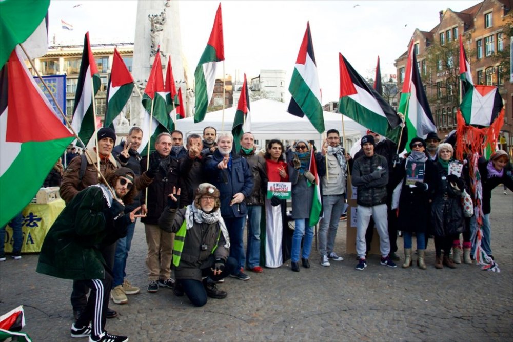 Hollanda'da Filistin'e destek gösterisi