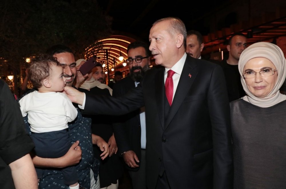 Erdoğan'dan kafe ziyareti